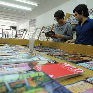 La 'Mujer Maravilla' oficia boda gay