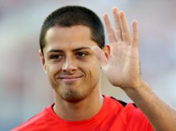 La serie de televisión bromea sobre la intención de contratar al futbolista mexicano. AFP / ARCHIVO