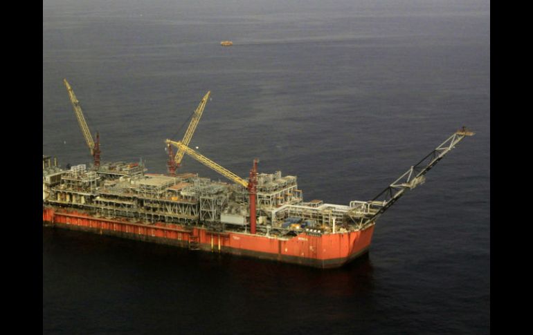 El buque 'Caballo Maya' es pieza clave en la estructura del convenio que permitiría reactivar a la empresa. AP / ARCHIVO