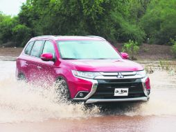 En el camino encontramos algunos ríos crecientes que nos permitió experimentar el trabajo de la suspensión y respuesta en todo terreno. ESPECIAL / Mitsubishi Motors