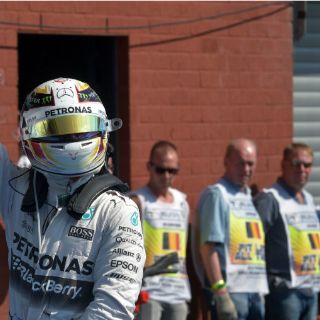 Hamilton logra la décima 'pole position' de este año