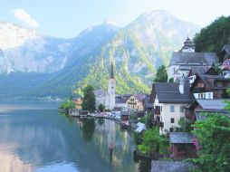 El original. Hallstatt es un destino turístico muy socorrido en Europa. ESPECIAL / Wikimedia