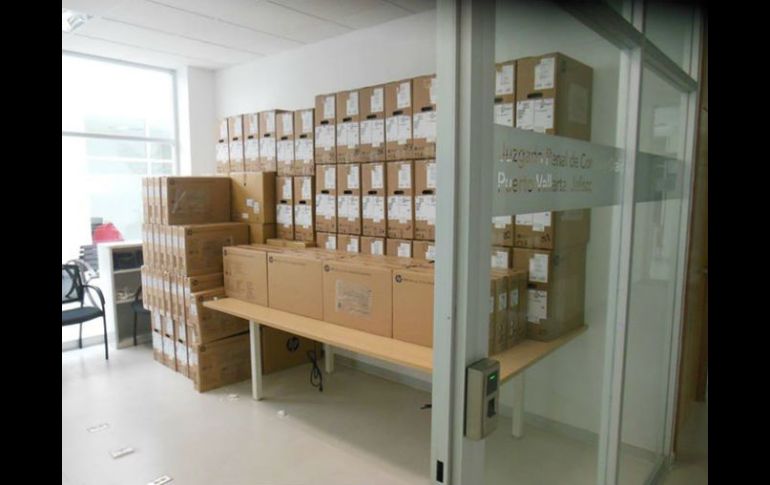 Adquirieron 119 computadoras, 30 impresoras, cuatro servidores, 119 licencias Windows y 119 licencias Office. FACEBOOK / Supremo Tribunal de Justicia del Estado de Ja