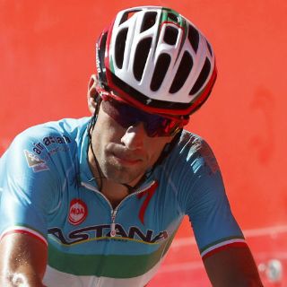 Vincenzo Nibali es expulsado de la Vuelta a España