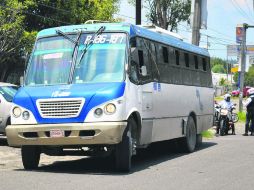 La Semov envió al corralón nueve unidades de la empresa Transportes Tlajomulco, propietaria de los dos camiones que chocaron el domingo ESPECIAL /