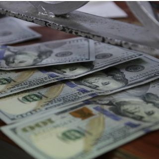 Reservas internacionales registran bajas