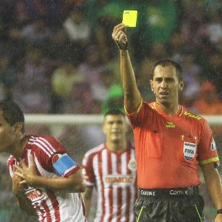 Chivas denuncia burlas del árbitro en juego ante León
