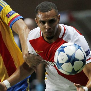 El PSG contrata al lateral francés Kurzawa