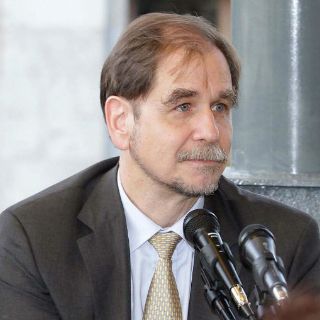 Agustín Basave acepta reto de dirigir al PRD