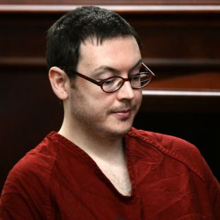 Dan cadena perpetua a autor de ataque en cine de Colorado