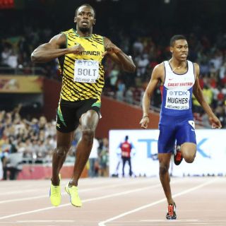 Usain Bolt es campeón mundial en 200 metros planos