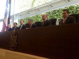 López (3 i-d) aseguró que su compromiso será conducir la transición con madurez. TWITTER / @ADOscoy