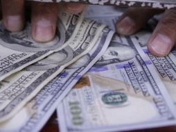 La cotización del dólar interbancario al mayoreo se ubicó por debajo de los 17 pesos, para venderse en 16.836 pesos. EL INFORMADOR / ARCHIVO