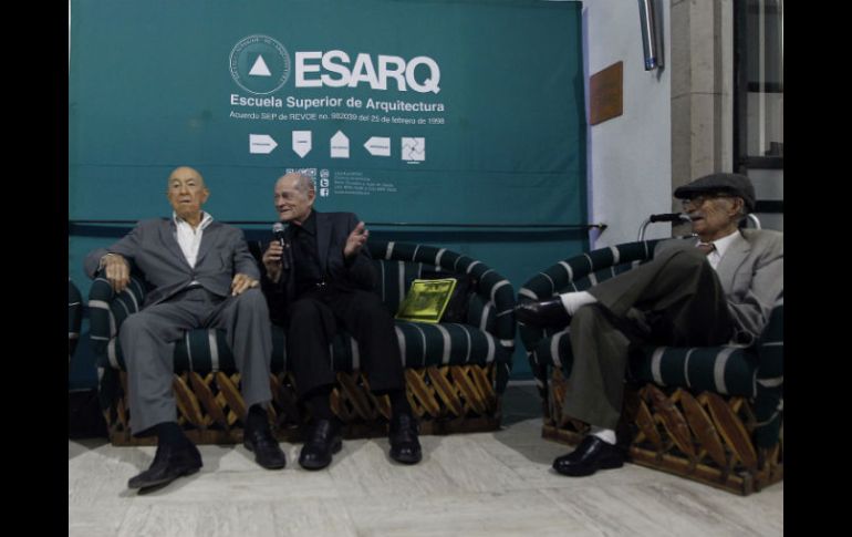 En torno a la arquitectura. Enrique Nafarrete, Gabriel Chávez de la Mora y Humberto Ponce Adame. EL INFORMADOR / E. Barrera