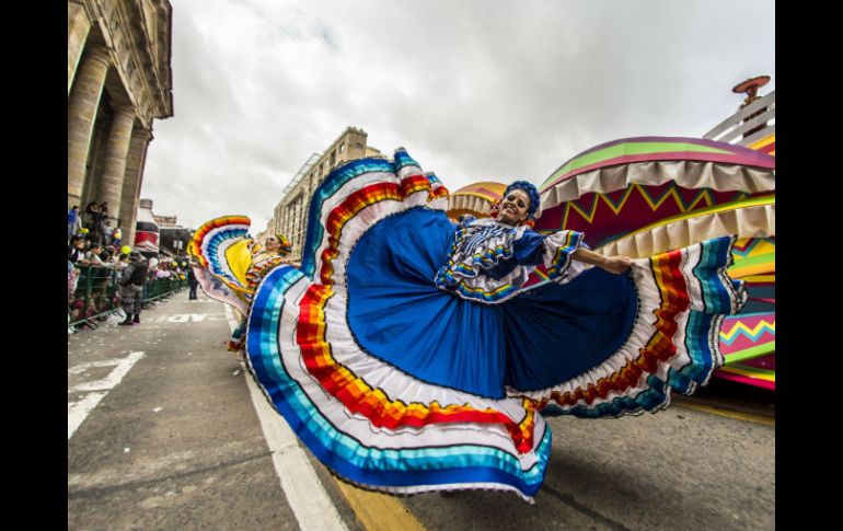 El tradicional desfile de las Fiestas de Octubre (en la foto el correspondiente a 2014), se celebrará este año en Av. Chapultepec. EL INFORMADOR / ARCHIVO