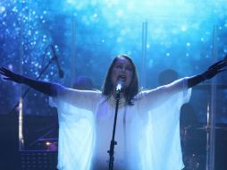 Daniela Romo recibe por parte de sus fans y amistades cercanas ''Las Mañanitas'' y tres inesperados pasteles. NTX / G. Durán