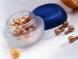 Todas las noches usa aceite de vitamina E antes que tu crema hidratante para una piel radiante. EL INFORMADOR / ARCHIVO