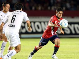 El argentino Daniel Villalva puso en el marcador el gol de la diferencia al minuto 75. EFE / S. Ramírez