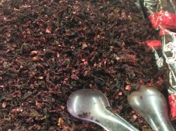 Una de las bebidas esta hecha a base de jamaica, una planta medicinal que tiene muchos beneficios para la salud. EL INFORMADOR / ARCHIVO