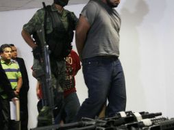Los detenidos portaban cuatro fusiles y ocho cargadores para cartuchos, lo cuales ya están a disposición de la PGR. EL INFORMADOR / ARCHIVO
