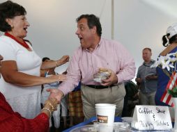 Christie es de los pocos que apoyan a Donald Trump en su plan de retirar ciudadanía a hijos de migrantes nacidos en EU. AP / M. Dwyer