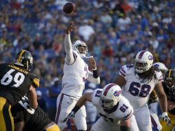 EJ Manuel sumó 170 yardas y dos anotaciones en el juego de ayer frente a los Acereros de Pittsburgh en el Ralph Wilson Stadium. AP / G. Wiepert