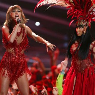 Taylor Swift se lleva la noche en los MTV