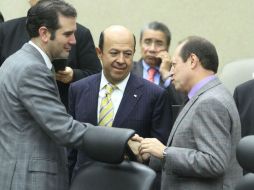 Marco Baños (d) adelante que este martes los consejeros decidirán cuándo sesionará la Junta General del INE. NTX / ARCHIVO