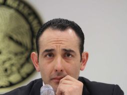 Roberto Gil hace la declaratoria legal de instalación del Senado para el desempeño de sus funciones en la LXIII Legislatura. NTX / ARCHIVO