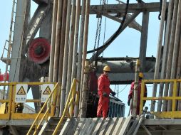 La tercera convocatoria incluye 26 campos terrestres para la extracción de hidrocarburos. NTX / ARCHIVO