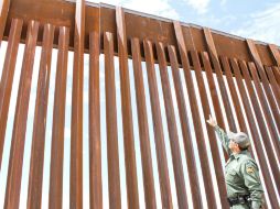 Las pandillas y los cárteles realizan el tráfico de drogas y otras cosas a través de la frontera. EFE / ARCHIVO