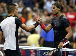 Rafael Nadal salud al croata Borna Coric. AFP / M. Stock