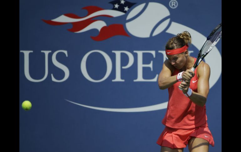 Lucie Safarova se las arregló para hacer una pequeña remontada aunque no logró salvar el set. AP / M. Rourke
