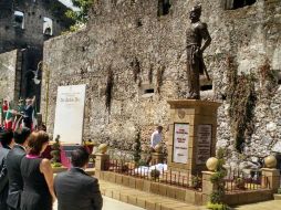 La estatua mide aproximadamente cinco metros de alto y fue elaborada por el artista Bernardo Luis. NTX / ESPECIAL