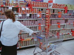Es recomendable seleccionar alimentos industrializados que tienen menos ingredientes, sin embargo, es mejor adquirir alimentos frescos. EL INFORMADOR / ARCHIVO