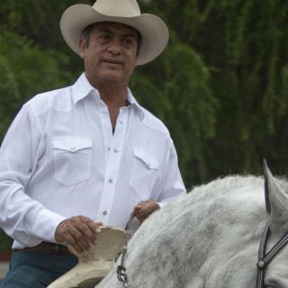 Multan a 'El Bronco' por 17 mil 500 pesos