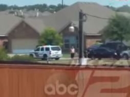 Gilbert Flores, de 41 años, murió tras ser baleado por los agentes el pasado 28 de agosto en un barrio residencial de San Antonio. YOUTUBE / YouGeekNews