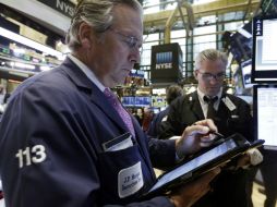 La jornada estuvo marcada por datos económicos dispares en EU. AP / ARCHIVO