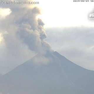 Volcán El Colima emite fumarola con ceniza de dos kilómetros