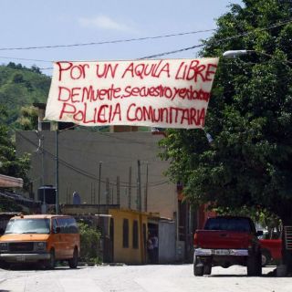 Reportan llegada de Policía Federal a Aquila