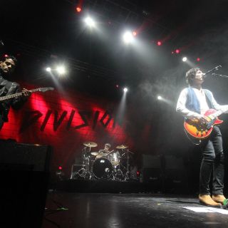 División Minúscula prende con su música al Metropólitan