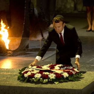 Francia entierra finalmente restos de víctimas de Holocausto