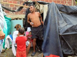 Tras el cierre de la frontera Colombia-Venezuela, miles de colombianos han sido deportados. EFE / M. Dueñas