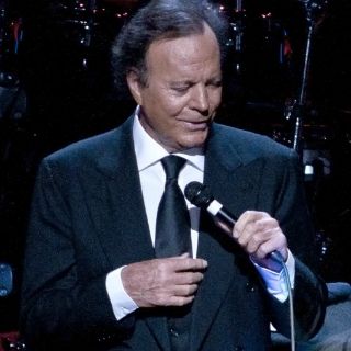 Julio Iglesias publicará el 25 de septiembre su nuevo disco