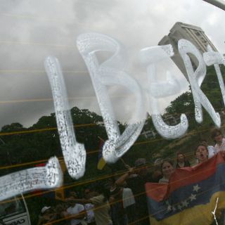 Ordenan a Venezuela devolver frecuencia a televisora RCTV