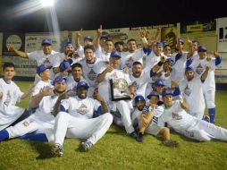 Los deportistas invitaron a los aficionados a festejar con ellos en los vestidores. TWITTER / @AcererosOficial