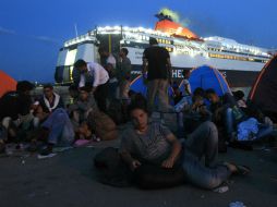 Se estima que unos 30 mil refugiados se encuentran actualmente en las islas griegas. EFE / O. Panagiotou