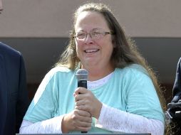 Davis, de 49 años, se ha negado a renunciar a su trabajo. AP / T. D. Easley