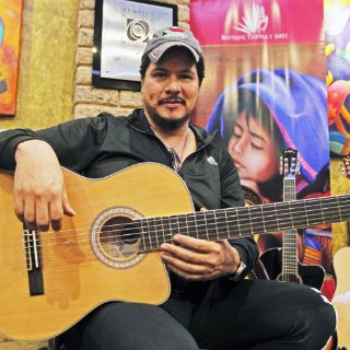 Guitarras a la Paco Rentería