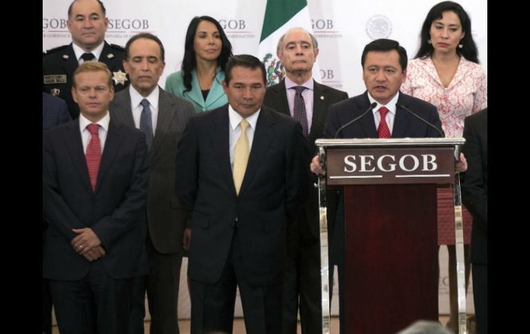 La designación de Escobar y Vega (izq. abajo) parece una especie de pago político que por tener un perfil adecuado, lamenta. NTX / ARCHIVO